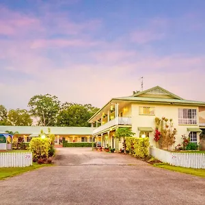 Motel Park, Yungaburra